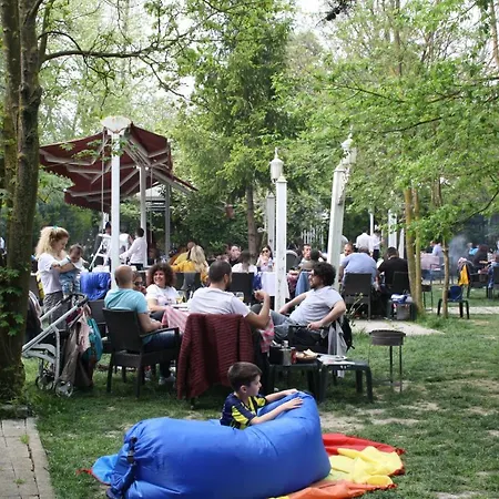 Beyaz Bahce Butik