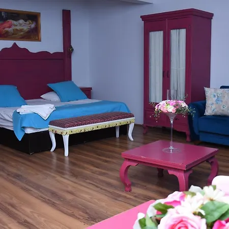 Beyaz Bahce Butik